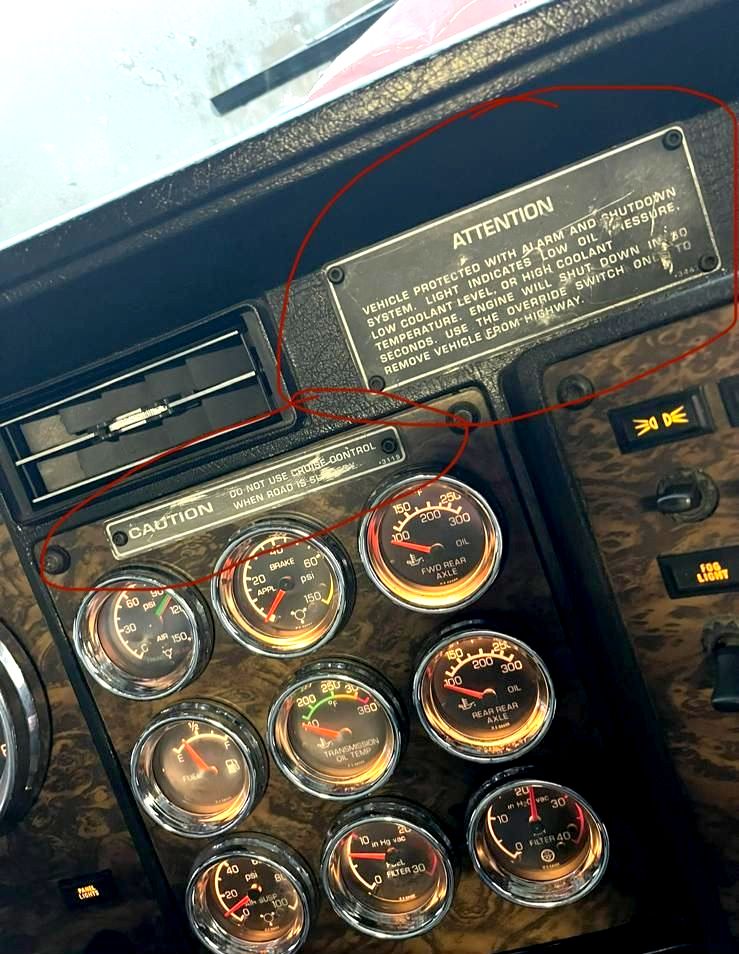 Renowacja tabliczki znamionowej – Kenworth W900