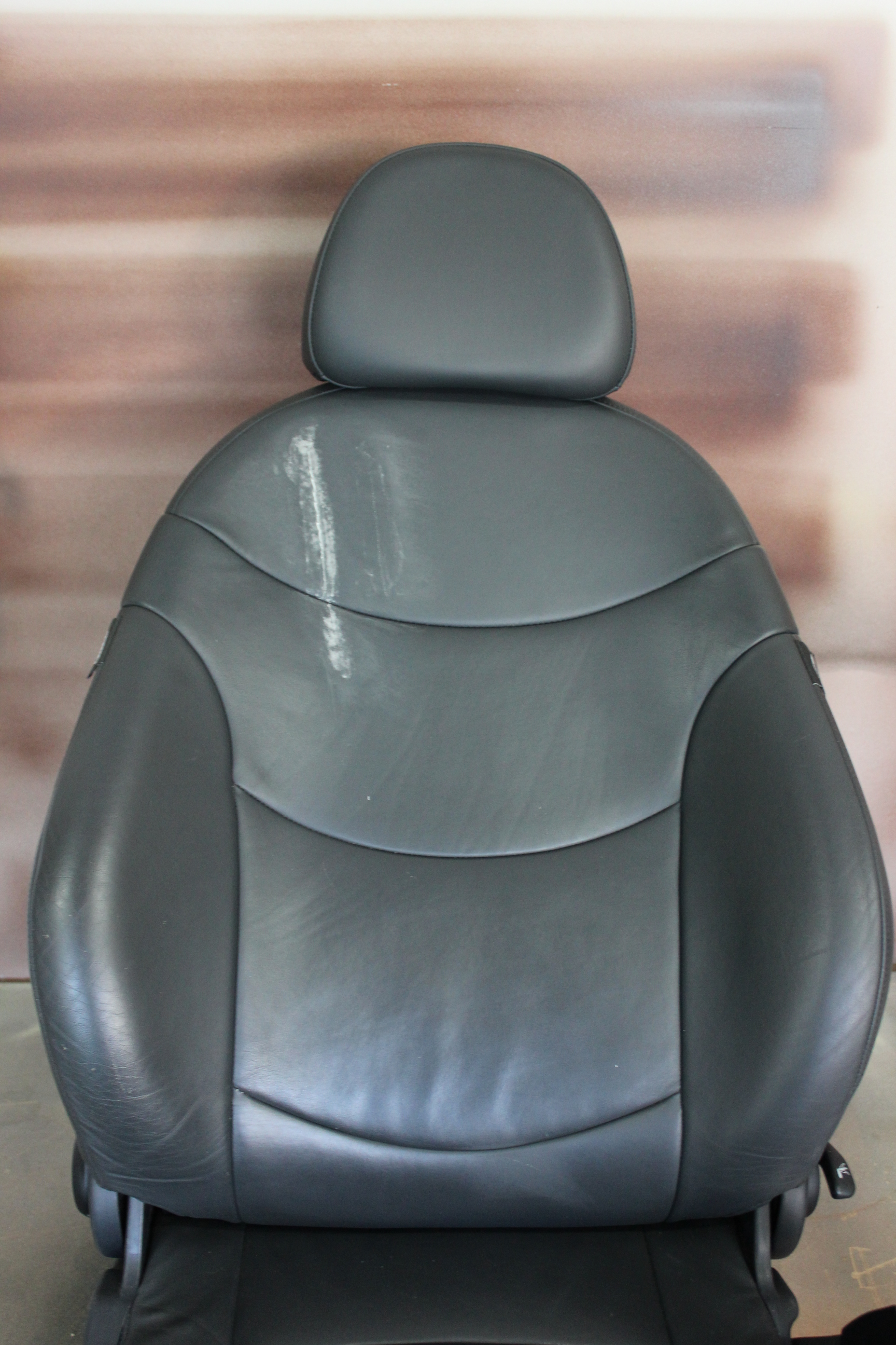 Naprawa oparcia ze skóry w samochodzie Poznań